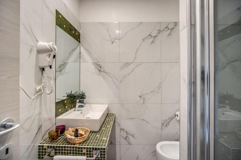 Piazza Di Spagna Comfort Rooms - Oda