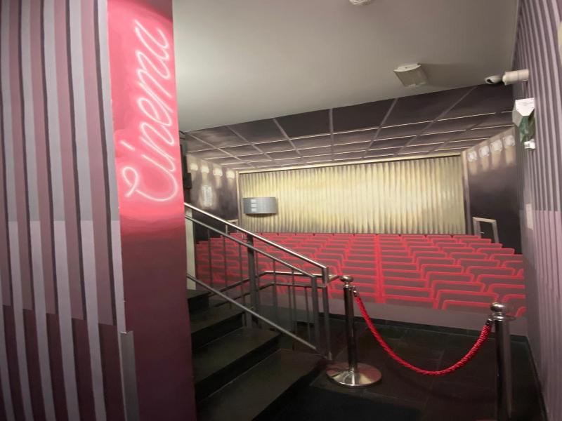 Cinehotel Maroni - Genel