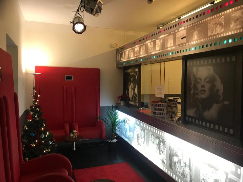 Cinehotel Maroni - Genel