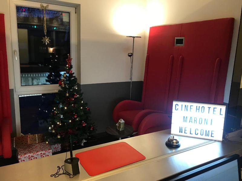 Cinehotel Maroni - Genel