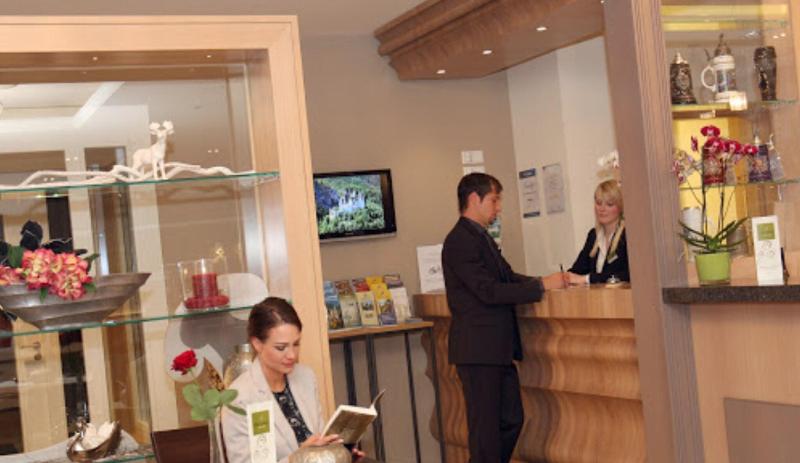 Villa Ludwig Suite Hotel - Lobi