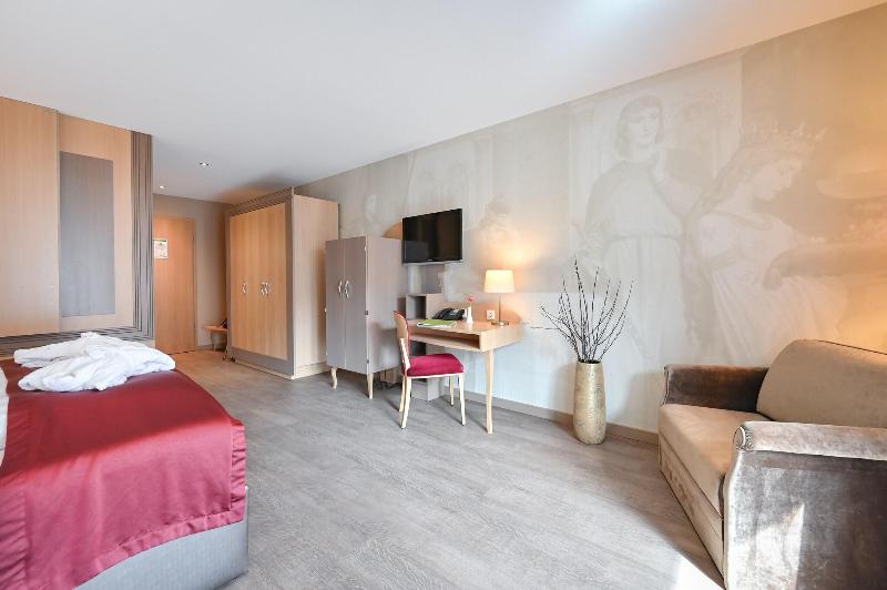 Villa Ludwig Suite Hotel - Oda