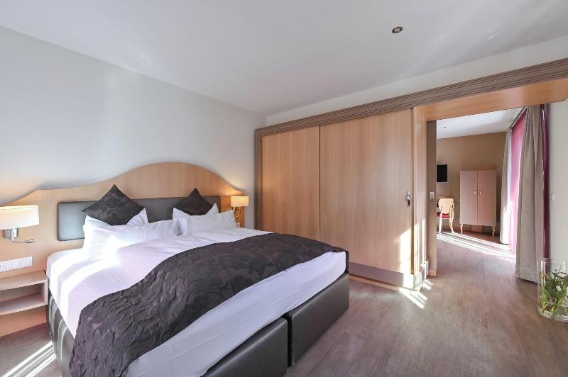 Villa Ludwig Suite Hotel - Oda