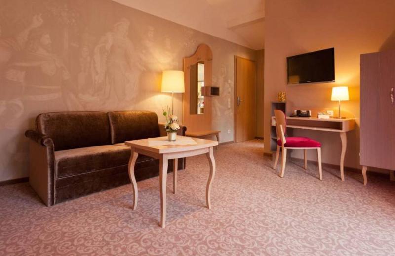 Villa Ludwig Suite Hotel - Oda