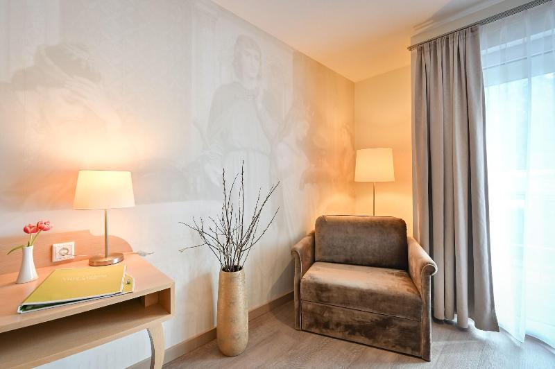 Villa Ludwig Suite Hotel - Oda