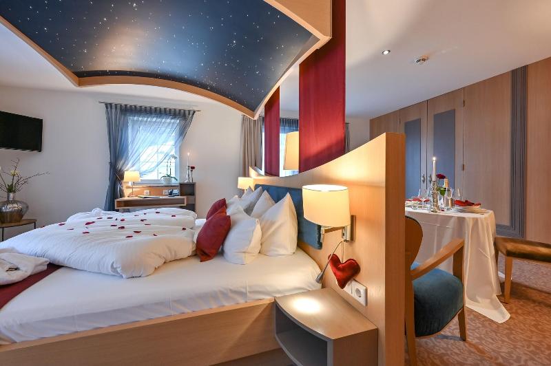 Villa Ludwig Suite Hotel - Oda