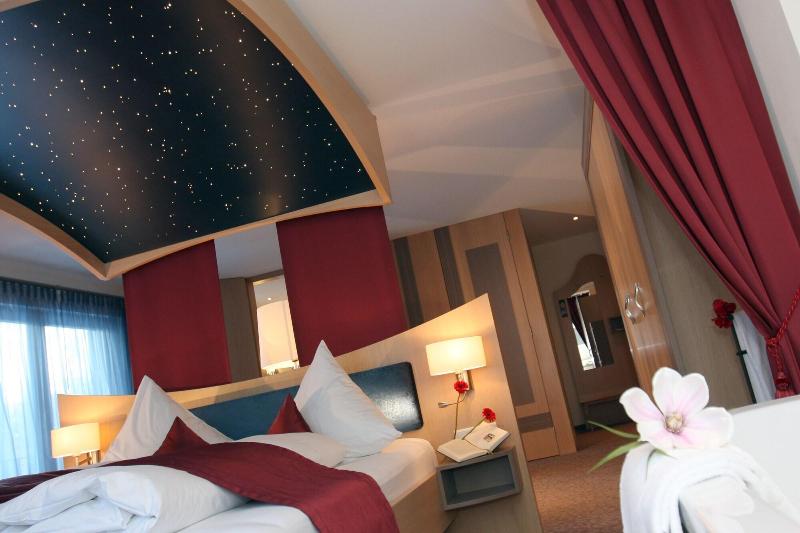 Villa Ludwig Suite Hotel - Oda
