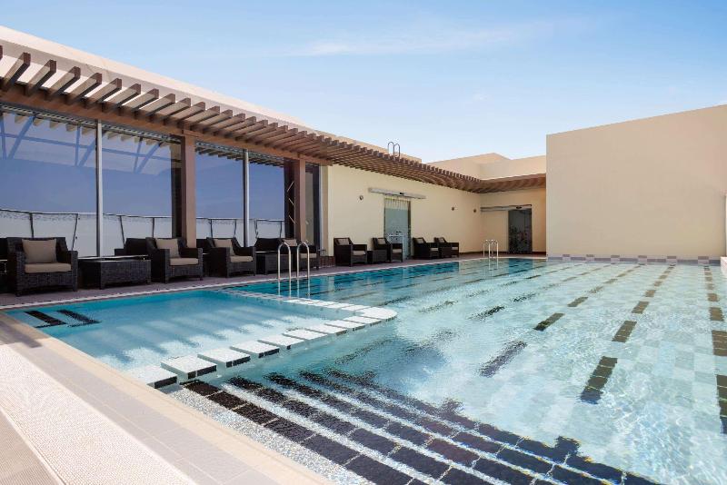 Ramada Encore By Wyndham Muscat Al-Ghubrah - Havuz