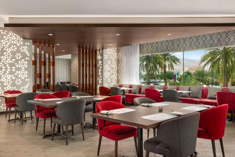 Ramada Encore By Wyndham Muscat Al-Ghubrah - Restoran