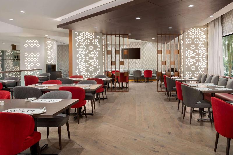 Ramada Encore By Wyndham Muscat Al-Ghubrah - Restoran