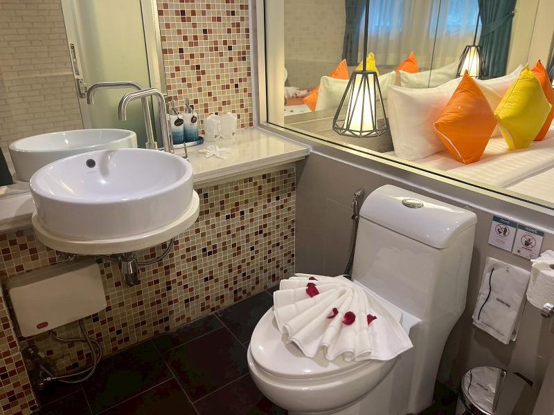 MORE Patong Hotel - Oda