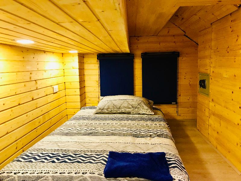 Blu Cabin Ari Stylish Gay Poshtel By Zuzu - Oda