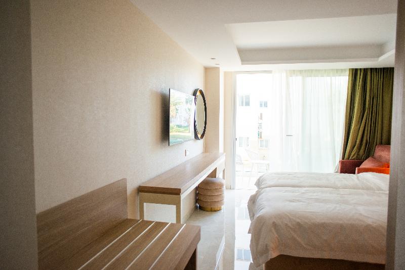 At Herbal Hotel - Oda