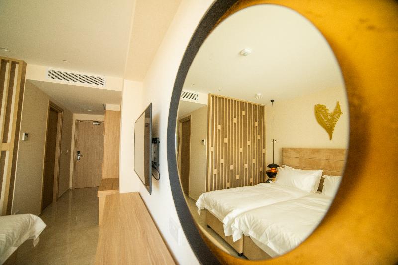 At Herbal Hotel - Oda