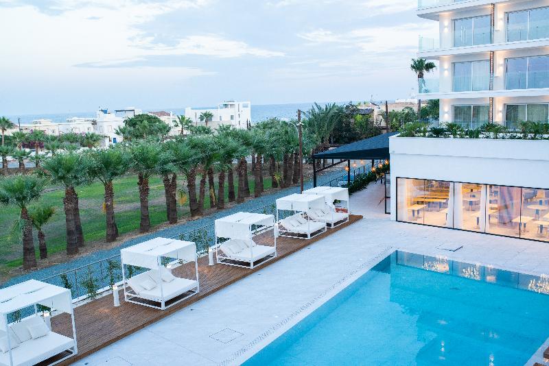 At Herbal Hotel - Havuz