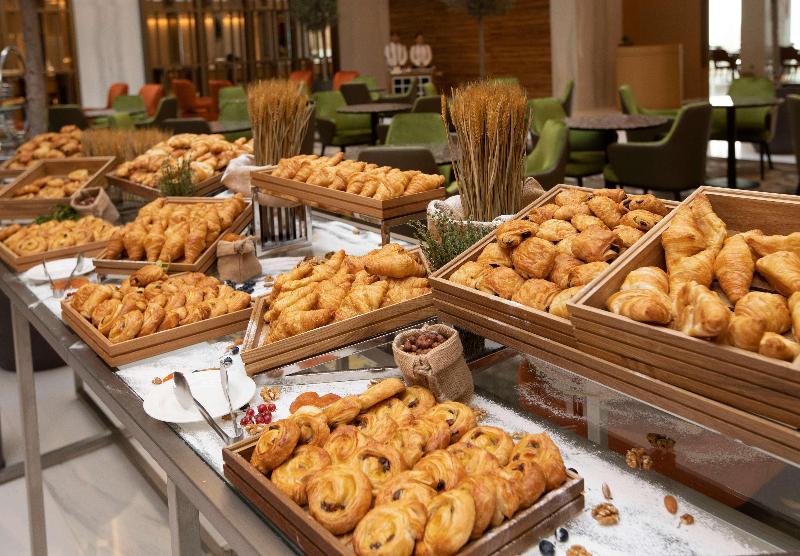 Grand Cosmopolitan Hotel - Restoran