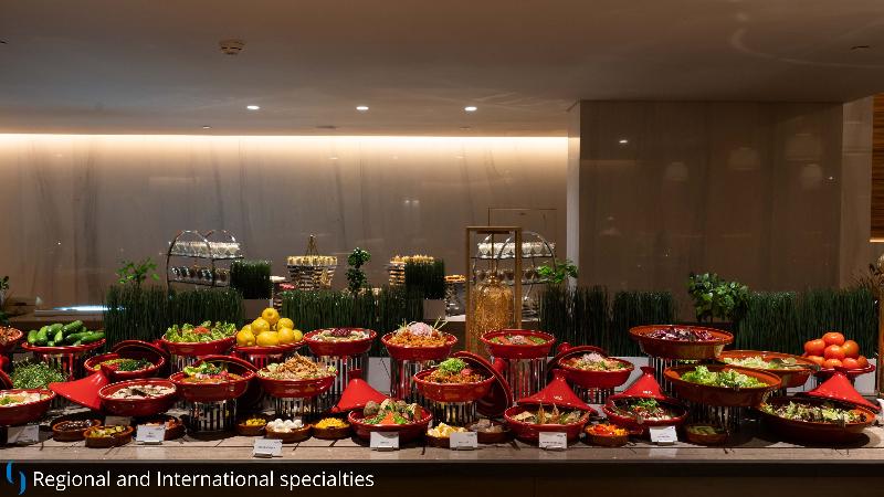 Grand Cosmopolitan Hotel - Restoran