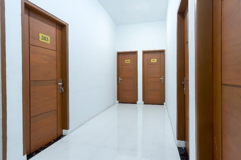 OYO 839 Royal Guest House - Lobi