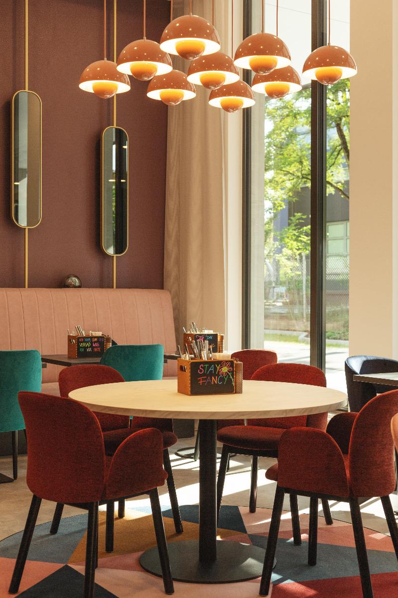 Holiday Inn - the niu, Loco Munich North - Lobi