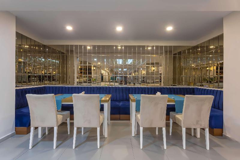 Best Western Plus Khan Hotel - Bar