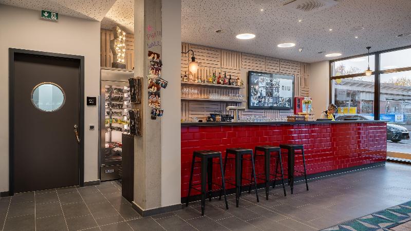Holiday Inn - The niu, Keg Hamburg Ost - Bar