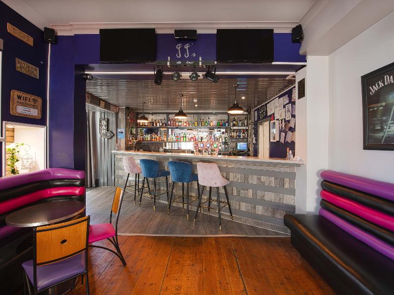OYO Pier Hotel - Bar