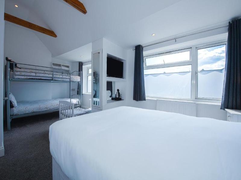 OYO Pier Hotel - Oda