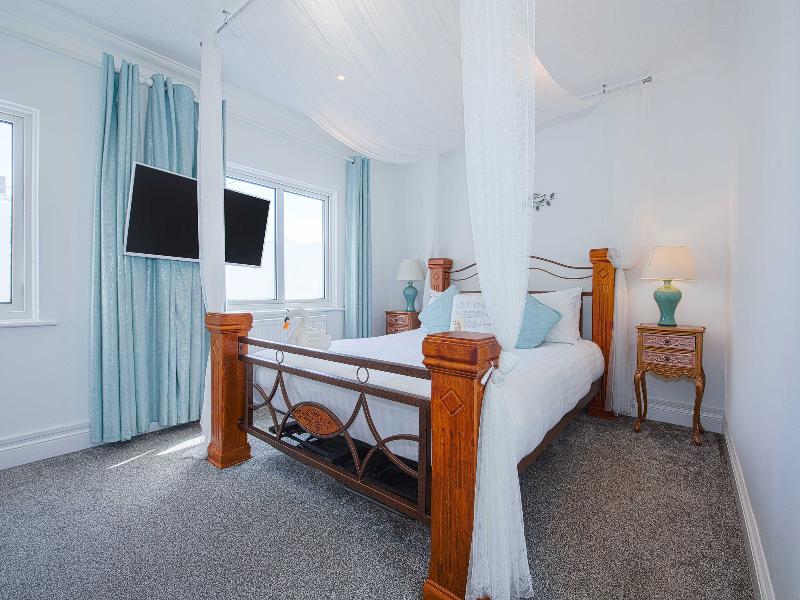 OYO Pier Hotel - Oda