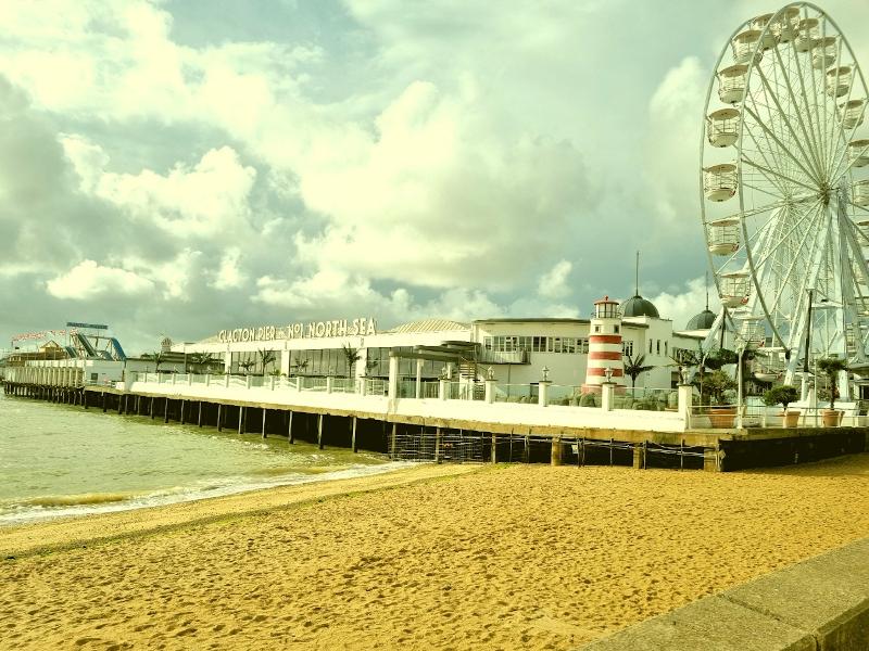 OYO Pier Hotel - Plaj