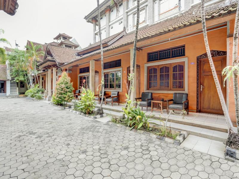 Super OYO 3261 Hotel Ratu - Lobi