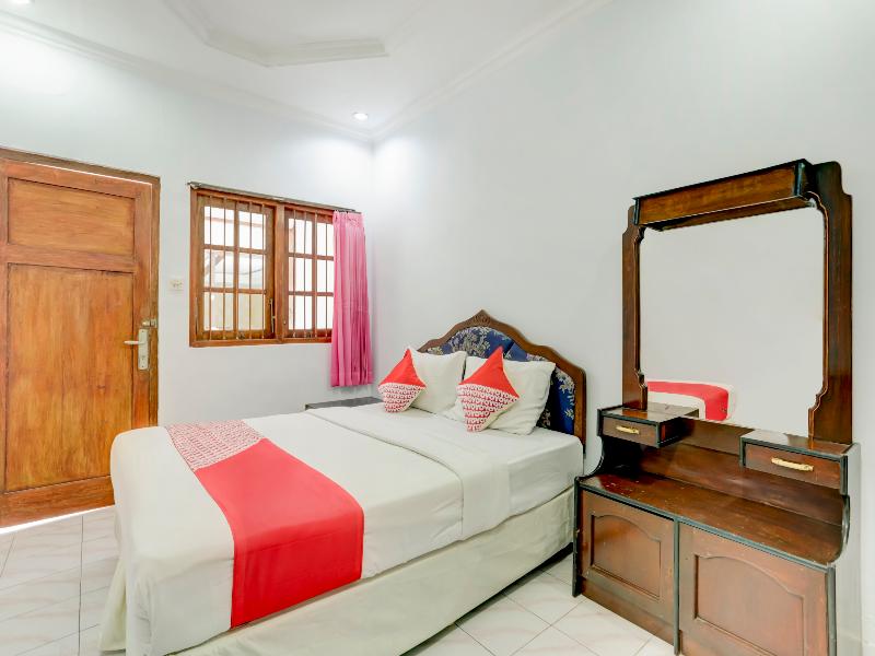 Super OYO 3261 Hotel Ratu - Oda