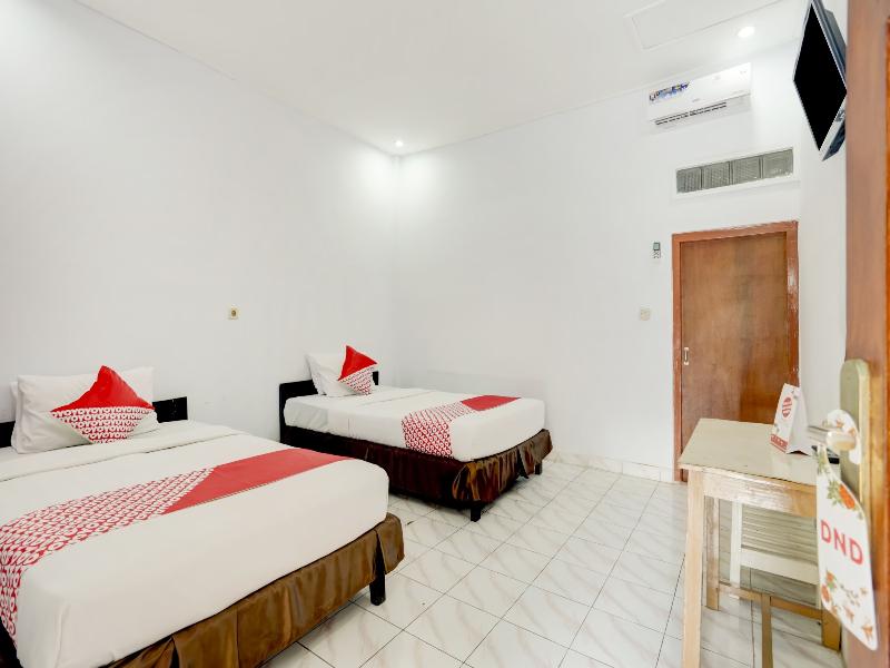 Super OYO 3261 Hotel Ratu - Oda