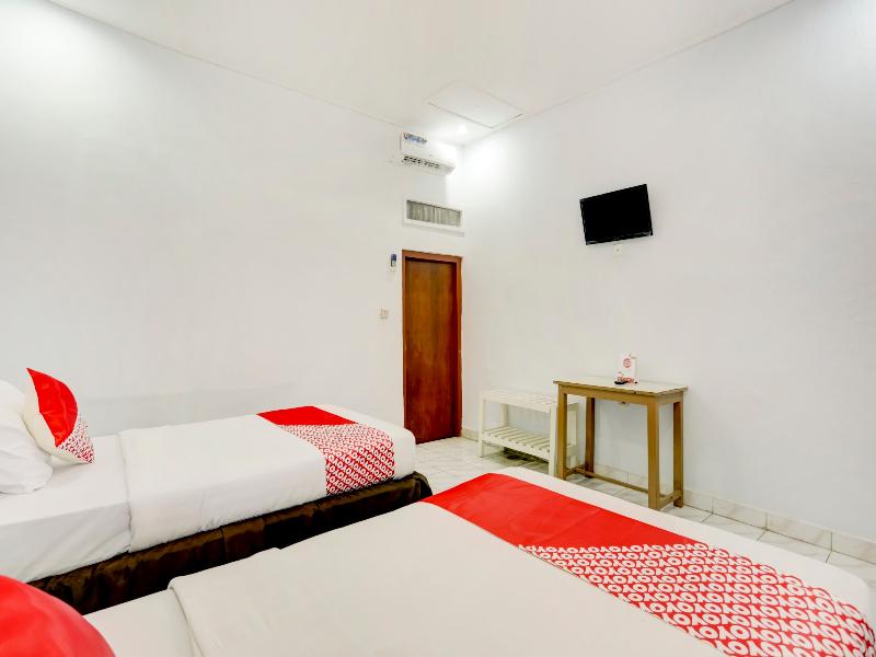 Super OYO 3261 Hotel Ratu - Oda