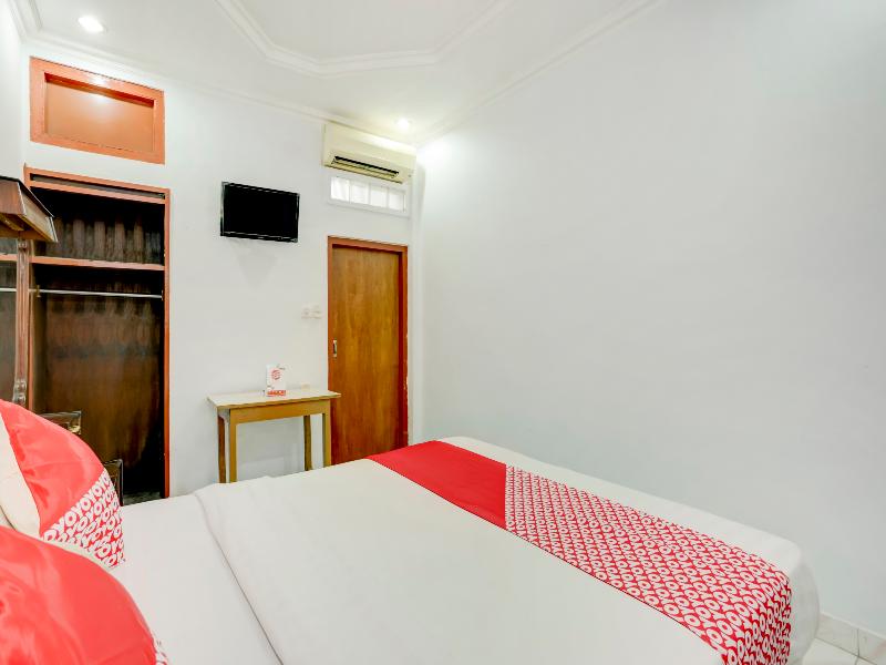 Super OYO 3261 Hotel Ratu - Oda