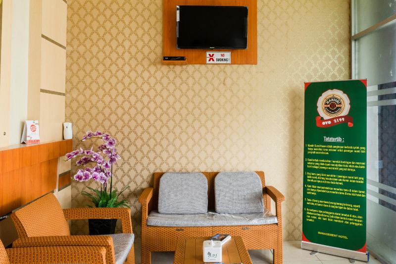 OYO 2199 Mandiri Guest House - Lobi