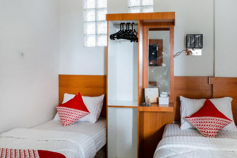 OYO 2199 Mandiri Guest House - Oda