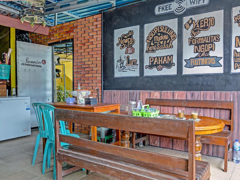 OYO 3214 Puri Amalia - Restoran
