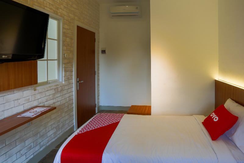 Super OYO 3109 Point Inn - Oda