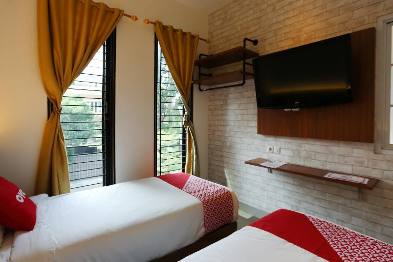 Super OYO 3109 Point Inn - Oda