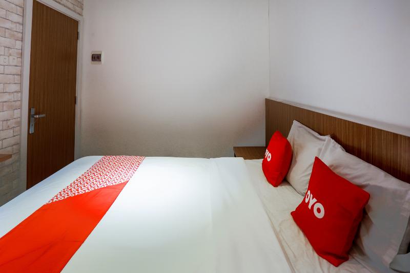 Super OYO 3109 Point Inn - Oda