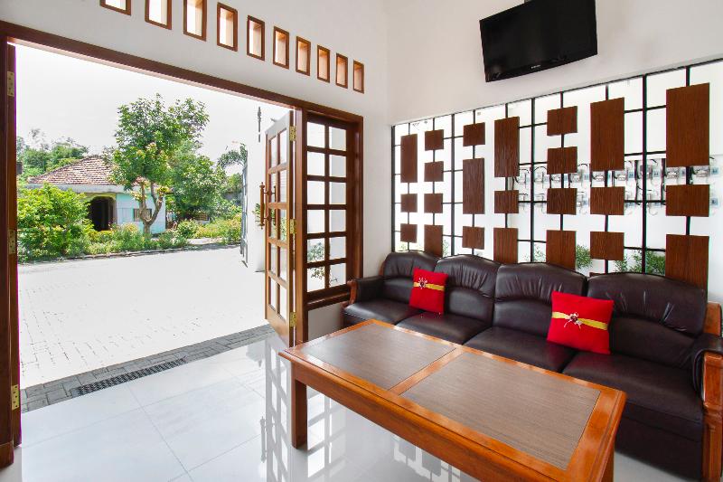 OYO 3309 Forrest’inn - Lobi