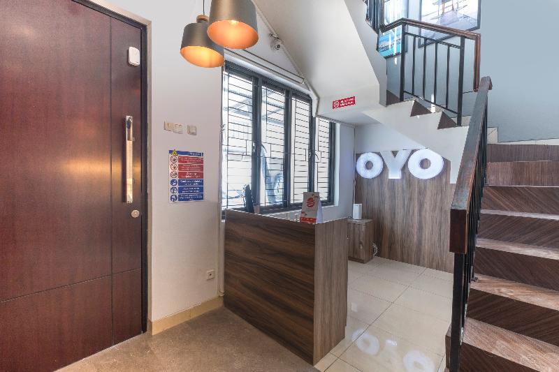OYO 3246 Rukost Columbus G10 - Lobi