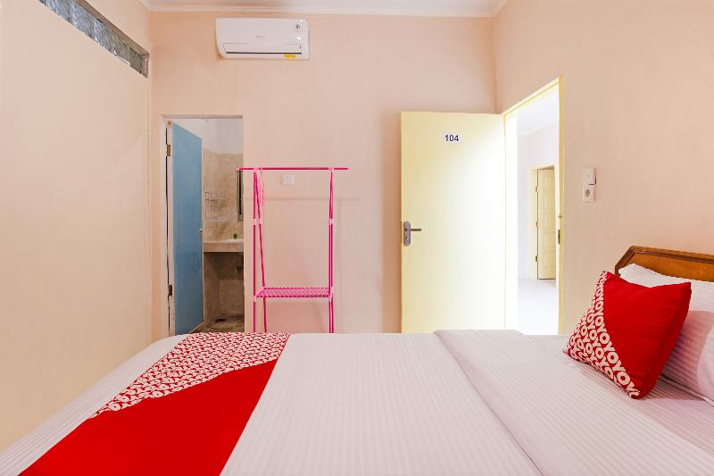 OYO 3252 Lansano Residence - Oda