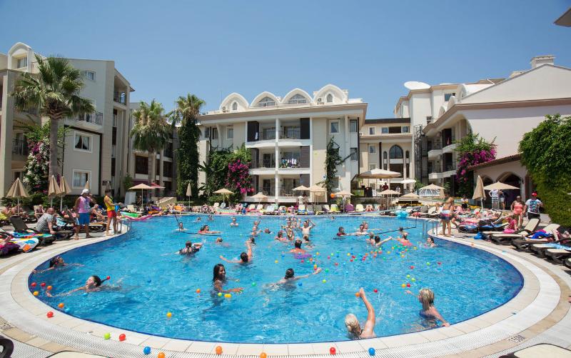 Club Anastasia - Genel