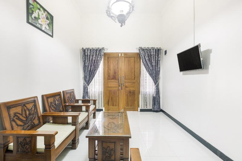 OYO 3267 Omah Suryo - Lobi