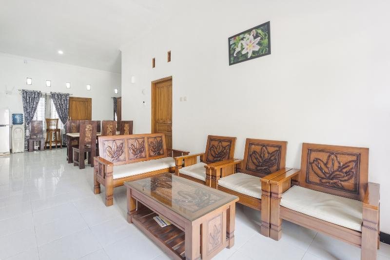 OYO 3267 Omah Suryo - Lobi