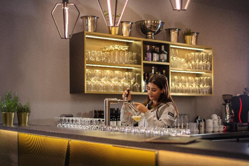 Holiday Inn - the niu, Mesh Stuttgart Messe - Bar