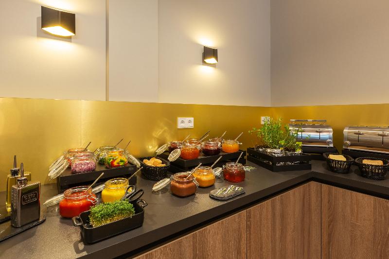 Holiday Inn - the niu, Mesh Stuttgart Messe - Restoran