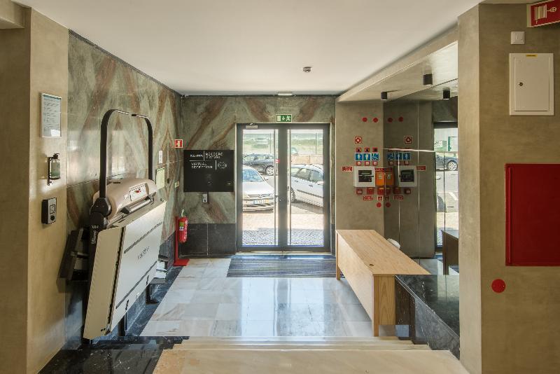 Lisbon Serviced Apartmentos - Campos - Lobi