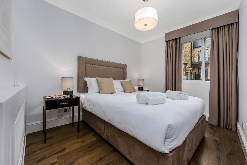 10 Curzon Street by Mansley - Oda